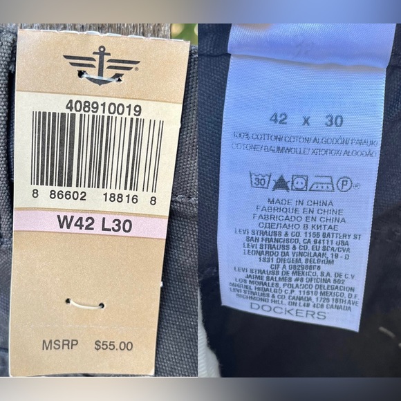 Dockers Men’s Classic Fit D3 Flat Front Comfort Cargo Pants Gray NWT Sz W42 L30 - Picture 3 of 15